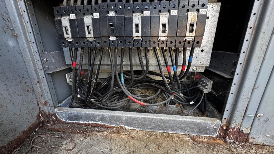 Aging switchgear service call